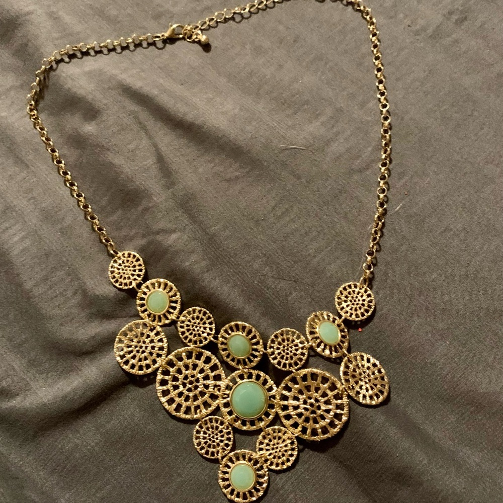 Chic Gold and Mint Necklace